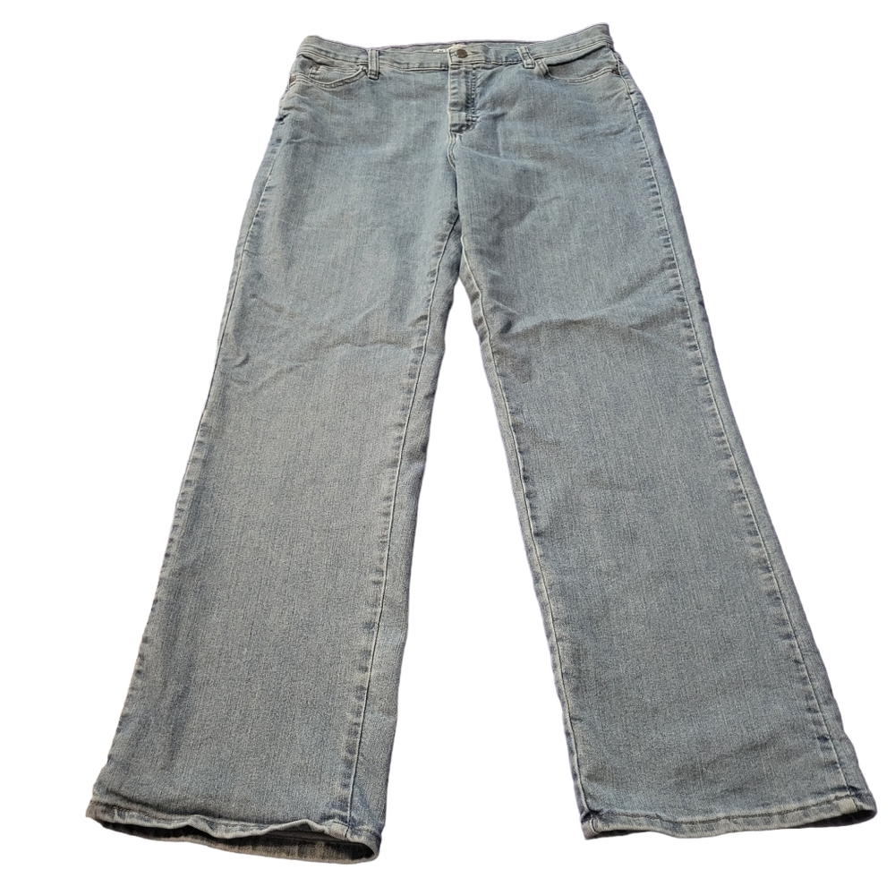 Lee Relaxed at the Waist Straight Leg Jean Light WashWomens Plus Size 14